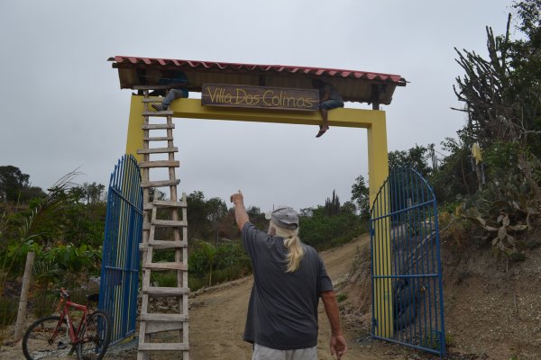 Entrance gate sign